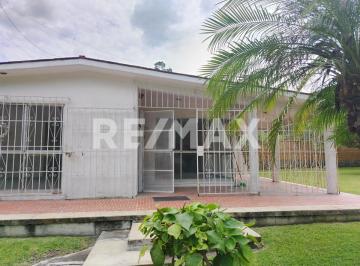 Casa en condominio · 203m² · 3 Recámaras · 10 Estacionamientos · Venta de Casa con Amplio Jardín - (4)