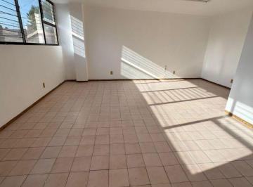 Departamento de 3 habitaciones, Guadalajara · Amplisimo Espacio en Planta Alta en Guadalajara en Barrio Sagrada Familia Uso Comercial