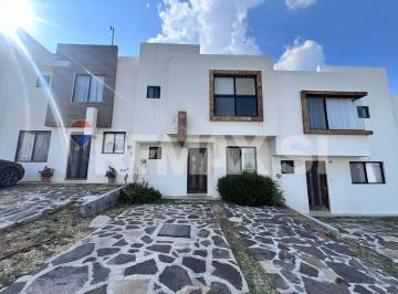Casa · 123m² · 3 Recámaras · 2 Estacionamientos · Rcr Casa Renta Quetzal Zibata