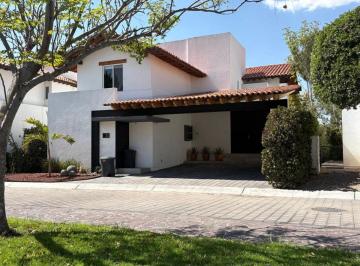 Casa en condominio de 3 habitaciones, Querétaro · Vive de Lujo y Exclusividad de Lomas de Campanario