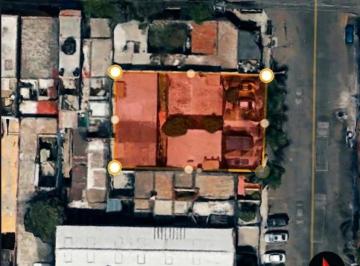 Casa · 301m² · 8 Recámaras · 4 Estacionamientos · Casa Fray Antonio de Segovia