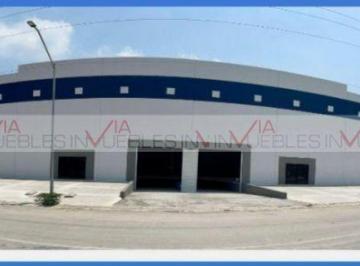 Nave industrial · 2730m² · 12 Estacionamientos · Nave Industrial en Renta en Santa Catarina