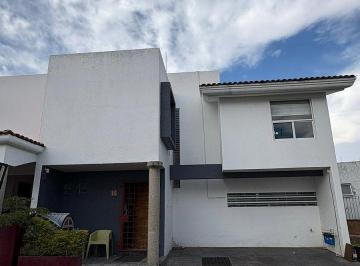 795737fcd0e7f47b5f190870b03a5fd0a0bfa8d43e2ac1f672248bf23bdb7d5b · Casa en Venta Ávila Camacho, Zapopan