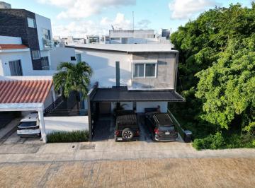 Casa en condominio · 201m² · 3 Recámaras · 2 Estacionamientos · Casa en Venta 3 Recámaras Residencial Arbolada Cancún