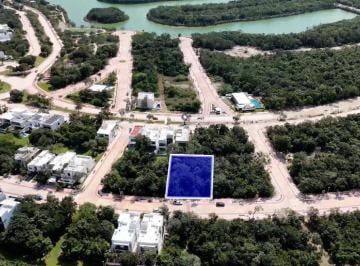 Terreno / Lote · 360m² · Terreno en Venta en Lagos del Sol, 360 m. en Cancún