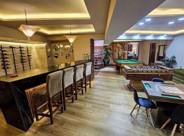 Casa · 1200m² · 5 Recámaras · 4 Estacionamientos · Casa en Venta Zona Hotelera en Cancún