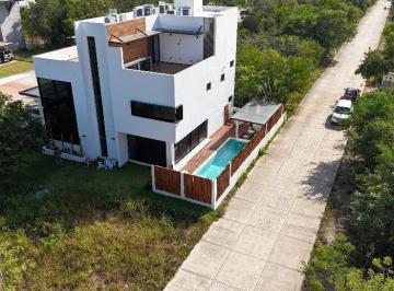Casa en condominio · 499m² · 4 Recámaras · 6 Estacionamientos · Casa en Venta en Country Club en Cancún, 4 Recámaras