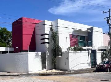 Casa · 400m² · 4 Recámaras · 4 Estacionamientos · Casa en Venta, 4 Recámaras, Av Nizuc en Cancún