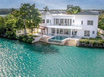 Casa en condominio · 790m² · 4 Recámaras · 3 Estacionamientos · Casa de Lujo en Venta en Lagos del Sol en Cancún