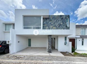 Casa · 230m² · 3 Recámaras · 2 Estacionamientos · Casa en Venta en Fraccionamiento Farasi, Haras del Bosque