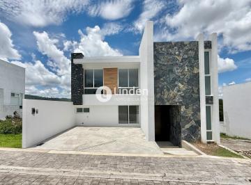 Casa · 170m² · 3 Recámaras · 2 Estacionamientos · Casa en Venta en Fraccionamiento Farasi, Haras del Bosque