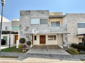 Casa · 250m² · 4 Recámaras · 2 Estacionamientos · Casa en Venta en Parque de La Castellana, Zona Lomas de Angelópolis II, Puebla.