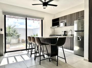 Casa · 102m² · 3 Recámaras · 1 Estacionamiento · Casa en Venta en Chelem Puerto
