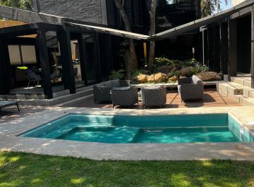 Casa en condominio de 4 habitaciones, Valle de Bravo · Casa Amueblada Valle de Bravo (Coporito) | 4 Recámaras, Jardín, Alberca y Roof