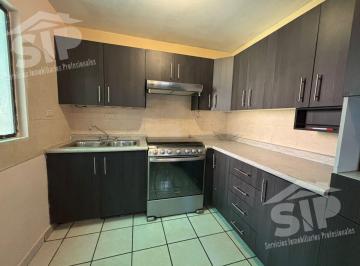 Casa · 180m² · 3 Recámaras · 1 Estacionamiento · Rento Casa Amueblada en Portal de Agaves