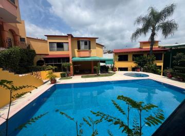Casa en condominio · 368m² · 3 Recámaras · 2 Estacionamientos · Casa en Condominio, de Solo 7 Casas, Provincias de Canada, Cuernavaca Morelos