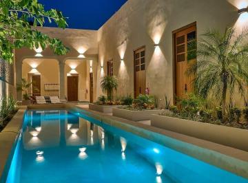 Casa · 315m² · 5 Recámaras · Casa en Mérida Centro