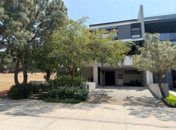 Casa en condominio de 5 habitaciones, Zapopan · Casa Amueblada en Renta en Alcazar Poniente