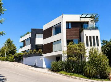 a4bde1d76d59ca875ae1c78a26271150f82203ef6732f1d95e57858d487bdc2a · Residencia de Lujo en Bosque Real con Espectacular Jardín de 700 m²