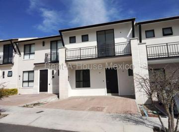 Casa de 3 habitaciones, Querétaro · Vendo Casa Semi Amueblada en Torre de Piedra El Refugio 3 Recamaras 3 Baños 2 Autos