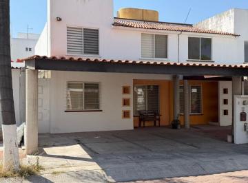 Casa en condominio de 3 habitaciones, Querétaro · Casa en Renta Amueblada en Villas Palmira Lomas del Marques Querétaro