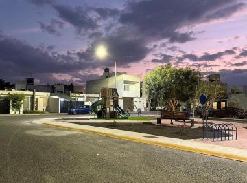 656d348a9359e9a21d7f03cec4c6e224ebc8ff5040b77eeca725173fe29f700f · Casa en Venta en Santuarios, Querétaro