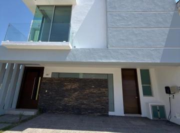 Casa en condominio · 320m² · 3 Recámaras · 3 Estacionamientos · Casa en Venta en Elite Residencial, Rinconada del Bosque Zapopan