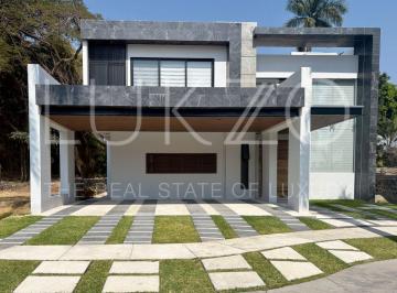 Casa de 4 habitaciones, Cuernavaca · Casa con 390 m² de Terreno y 4 Recámaras en Venta, Palmira