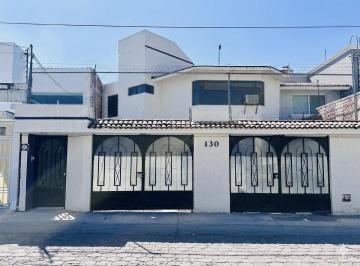 4518d080d69bcdb8b462e5fd94d9351c7b22d0006292155597f3c04fbaa6f28e · Casa en Venta en Colinas del Cimatario