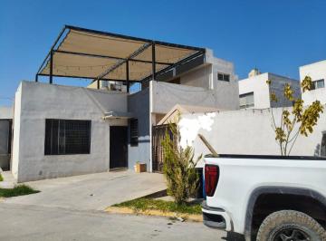 Casa de 2 habitaciones, Ramos Arizpe · Venta o Renta de Casa con Excedente de Terreno y Amplia Terraza Ramos Arizpe