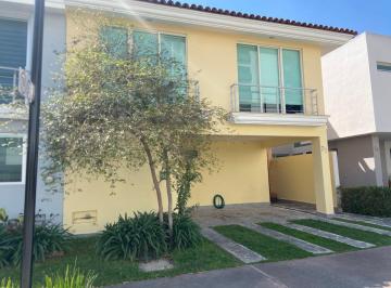 Casa de 3 habitaciones, Zapopan · Casa Amueblada Solares