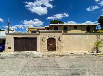 Casa de 4 habitaciones, Mérida · Residencia de Lujo, Completamente Remodelada en Venta en Itzimná