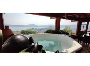 Casa de 6 habitaciones, Valle de Bravo · Casa en Renta|vista Franca Al Lago|valle de Bravo