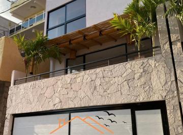 Casa · 220m² · 3 Recámaras · 3 Estacionamientos · Casa en Fraccionamiento Las Cumbres