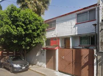 Casa de 4 habitaciones, Coyoacán · Casa en Venta – Oportunidad de Inversión en Paseos de Taxqueña