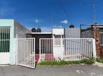 Casa de 2 habitaciones, Zapopan · Casa en Venta Villas de La Loma (Walmart Calandrias)