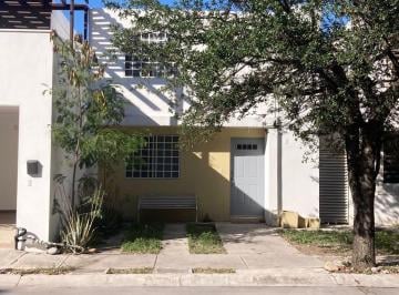 Casa · 120m² · 3 Recámaras · 2 Estacionamientos · Rmc Casa en Venta en Molinos de San Francisco en Apodaca Nuevo León