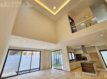 Casa · 308m² · 4 Recámaras · 2 Estacionamientos · Casa en Venta y Renta con Recámara en Planta Baja - Vía Cumbres