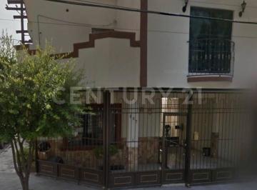 Casa · 220m² · 4 Recámaras · 1 Estacionamiento · Casa en Venta en Col. La Estancia en San Nicolasa de Los Garza N. L.
