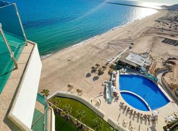 Casa en condominio · 200m² · 3 Recámaras · 5 Estacionamientos · Condominio de Lujo en Renta