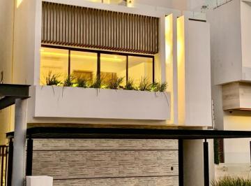 Casa · 277m² · 4 Recámaras · 2 Estacionamientos · Casa en Venta Aqua By Cumbres