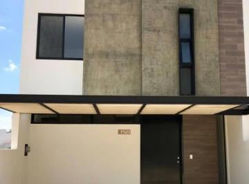 Casa · 170m² · 3 Recámaras · 2 Estacionamientos · Casa en Madeiras