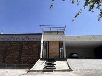 Casa · 1566m² · 6 Recámaras · 6 Estacionamientos · Casa en Venta en Renacimiento