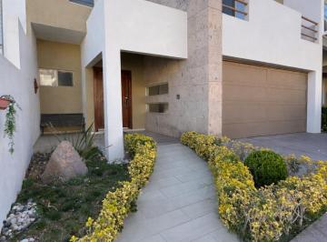 Casa · 393m² · 3 Recámaras · Casa en Venta en Misión del Bosque