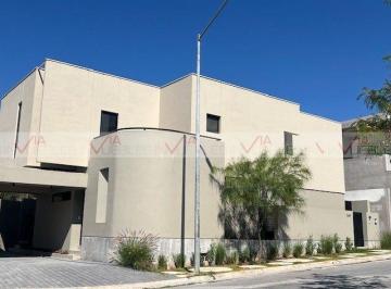 Casa · 382m² · 4 Recámaras · 2 Estacionamientos · Casa en Venta en Bosques de Las Misiones
