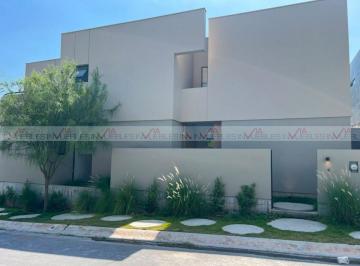 Casa · 382m² · 4 Recámaras · 2 Estacionamientos · Casa en Venta en Bosques de Las Misiones