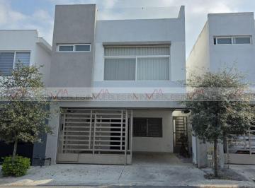 Casa · 225m² · 3 Recámaras · 2 Estacionamientos · Casa en Venta en Cumbres Jade
