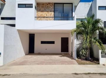 Casa de 3 habitaciones, Mérida · Casa con Piscina y Jardín Dzitya