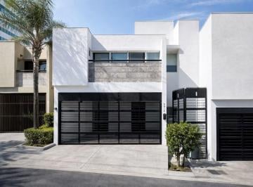 Casa · 100m² · 4 Recámaras · 2 Estacionamientos · Casa en Renta Zona Sur en Paseo Residencial Mty N. L.