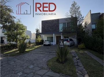 Casa de 3 habitaciones, Zapopan · Casa en Venta Fraccionamiento Arauca 2